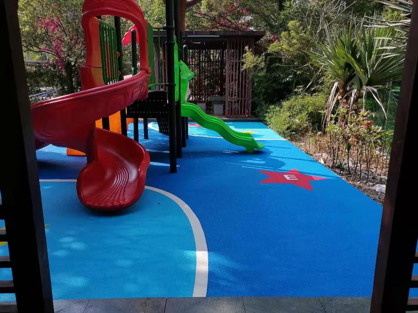 幼儿园专用EPDM跑道，不黄变胶水，耐黄变胶水