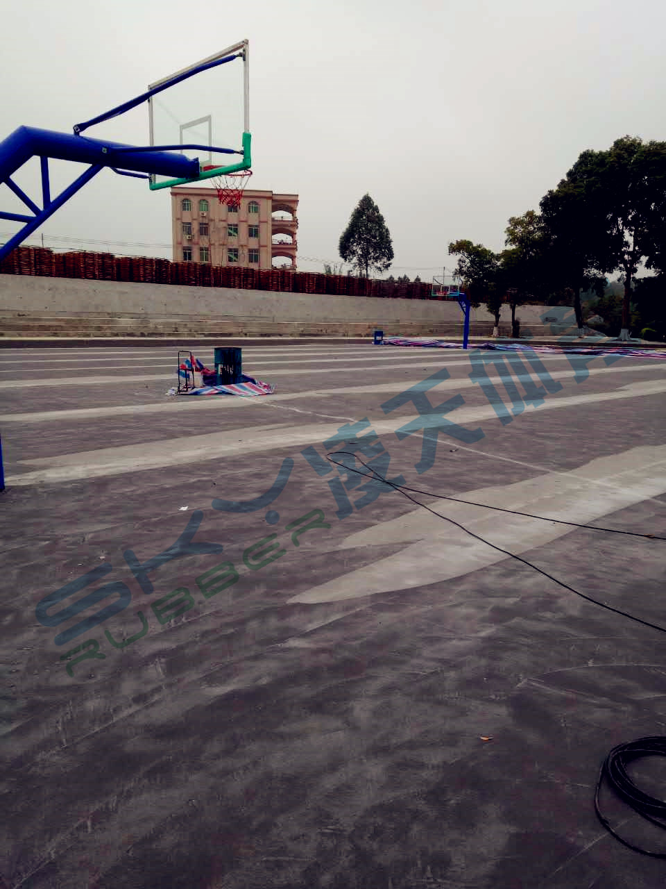 丙烯酸蓝球场案例：江门市鹤山宅梧小学弹性丙